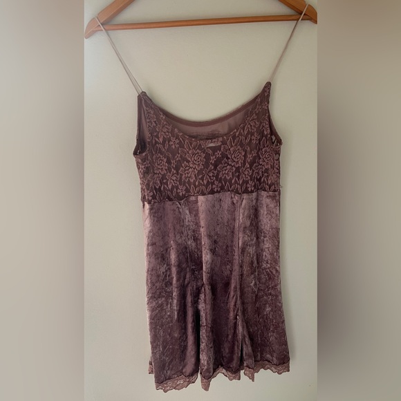 Boho Velvet Chemise in Mauve - Picture 4 of 11